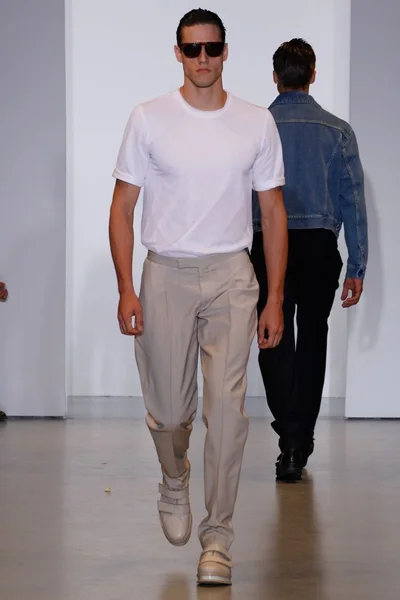 Look 5